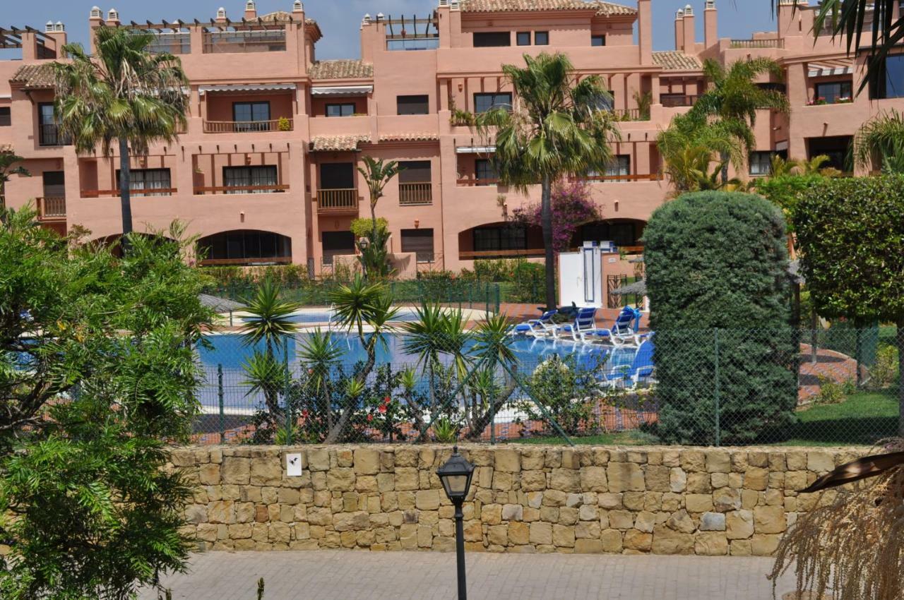 Ferienwohnung Hacienda Del Sol Estepona Exterior foto