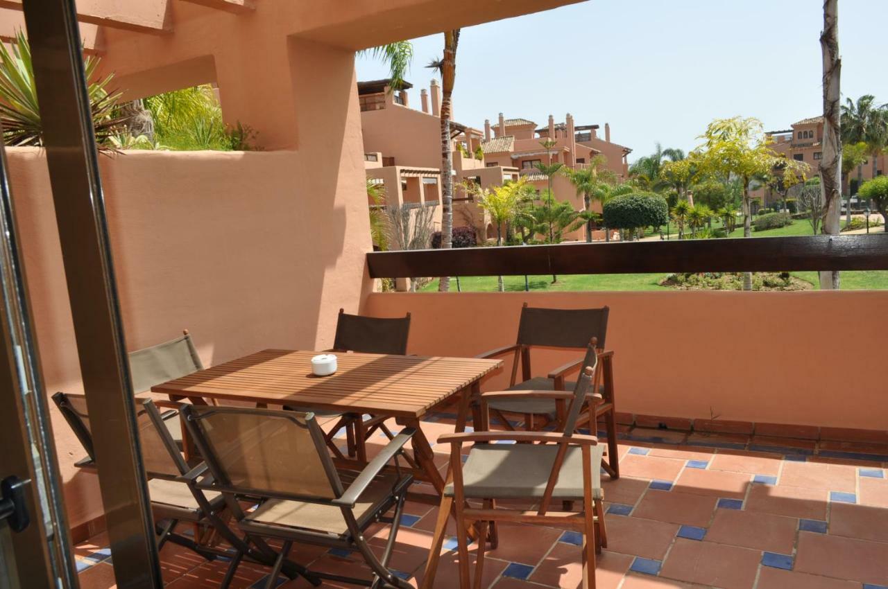 Ferienwohnung Hacienda Del Sol Estepona Exterior foto